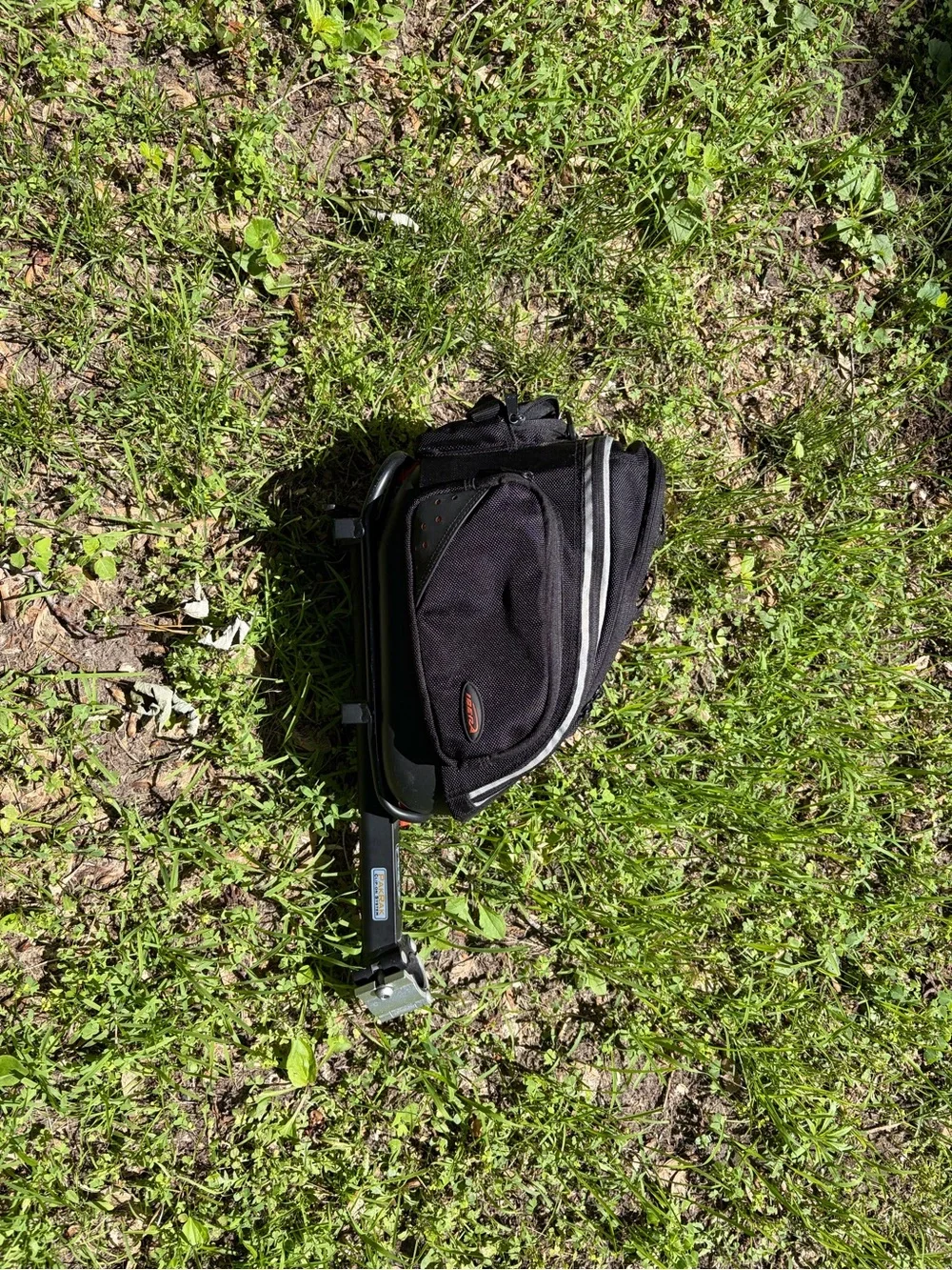 IBERA PakRak Quick-Release Bike Trunk Bag 17L Water-Resistant and Bike Rack